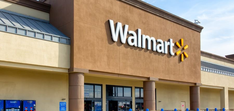 Rising Sales and Profitable Online Business Lift Walmart’s Outlook